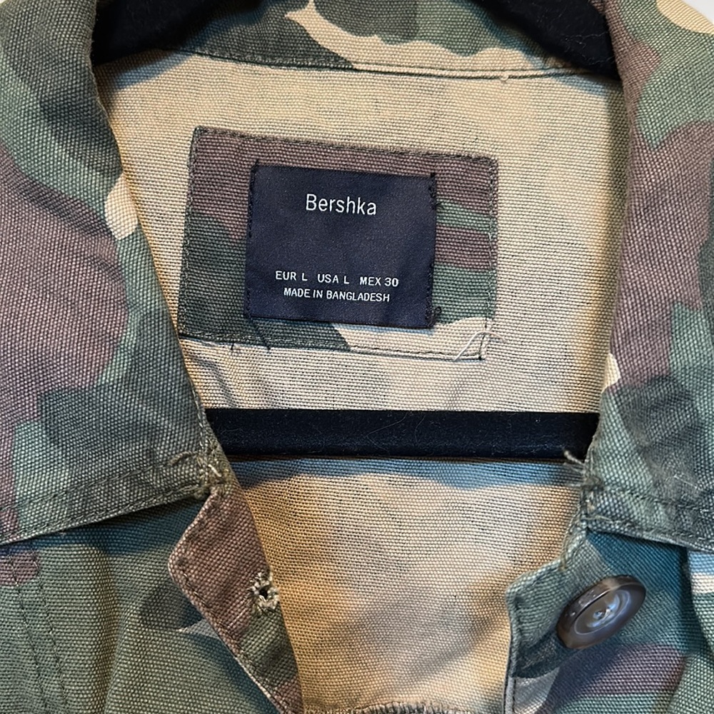 Cropped Military Jacket - Picture 2 of 3